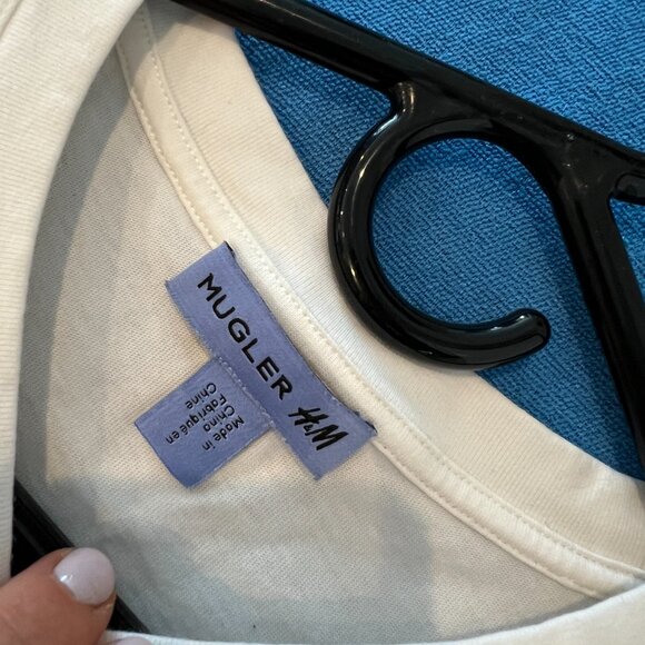 Thierry Mugler x H&M White Logo Star Printed T. Size SMALL - Picture 5 of 7